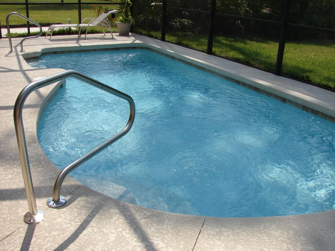 Professional Pool Cleaning Services in Parkland